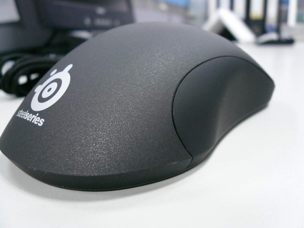 [����д��]SteelSeries  KINZU ��������λ��д��Ƭ��