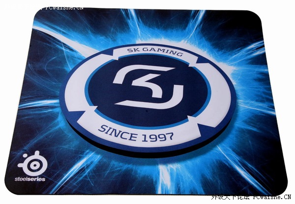 [���ӵڰ˵�]�����־��䣬������SteelSeries QcK+ SKս�Ӱ����Աȵ���