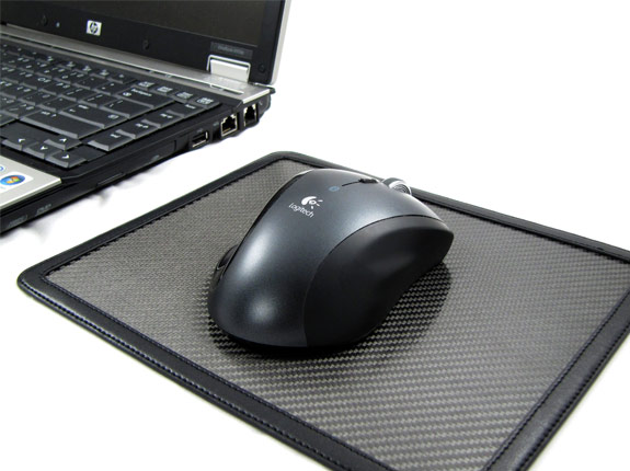 3-ion-carbon-fiber-leather-mousepad.jpg