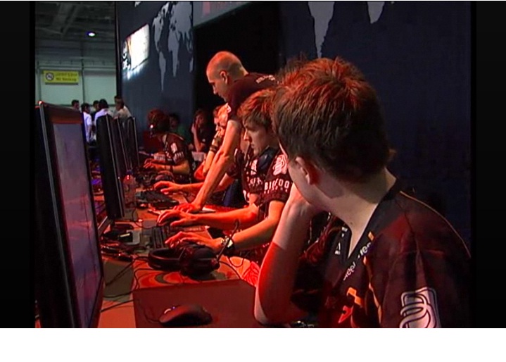 ���ڿ� IEM �ϰ� CSֱ�� CARN ��XAI������˵�����