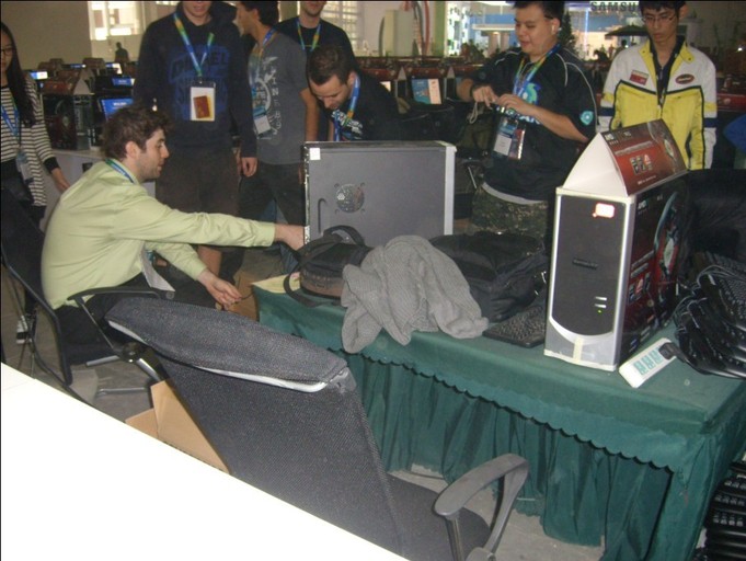 ��PC�����׷���WCG2009�ܾ����ֳ�ֱ����ת����ע����