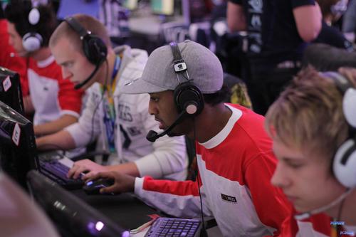 SpawN �ָ����õ���꣬WCG �Ͽ����ģ� ��Ҳ²���ɶ�󣿣� HABU����
