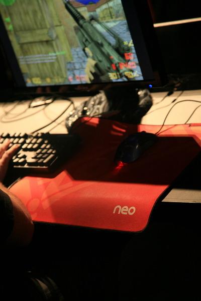 ս��NEO������װ~