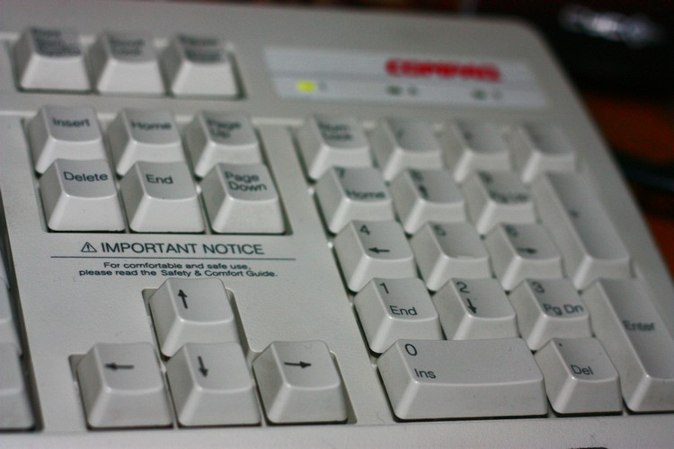 ��Ĥ�������� RT235BTW