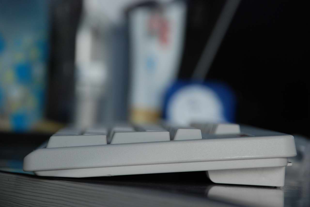 ���˶�ɹѼ��~~��Ū����Ĥ��BENQ �ĺ����COMPAQ��RT235BTW