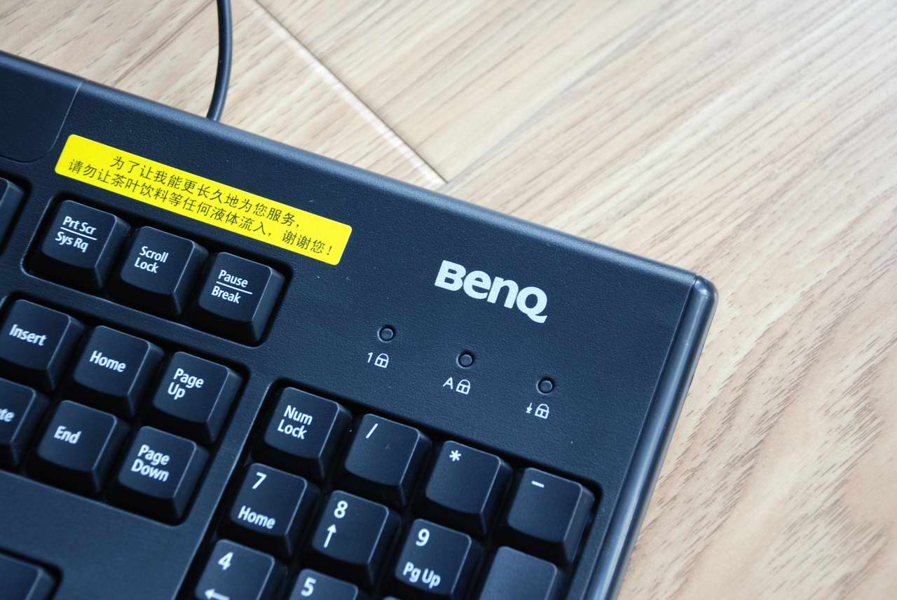 ���˶�ɹѼ��~~��Ū����Ĥ��BENQ �ĺ����COMPAQ��RT235BTW