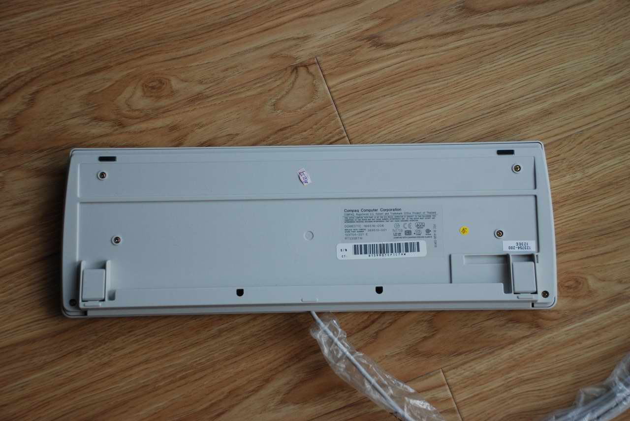 ���˶�ɹѼ��~~��Ū����Ĥ��BENQ �ĺ����COMPAQ��RT235BTW