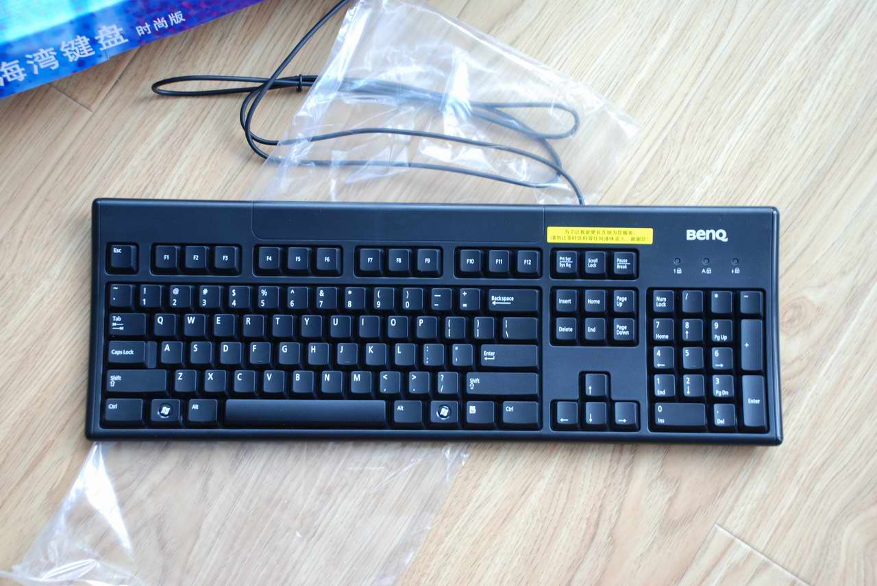 ���˶�ɹѼ��~~��Ū����Ĥ��BENQ �ĺ����COMPAQ��RT235BTW