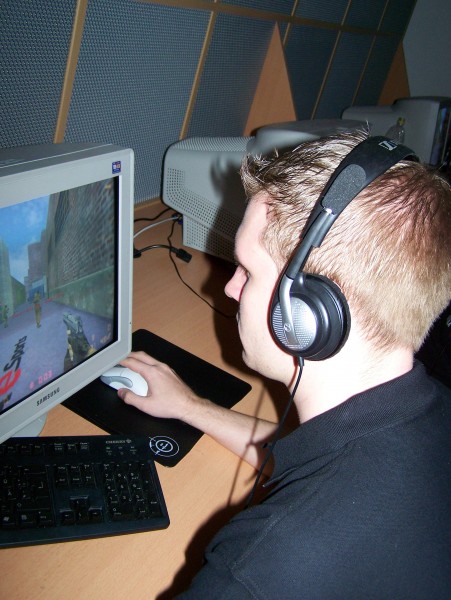 1401081_PCgames_0320_mooN_05.jpg