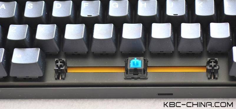 �����ʸ����� ����DUCKY�Ŀո��