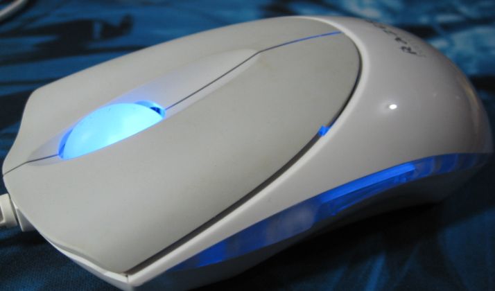 С���߽��ռ��ţ�˳��п���razer,�����⡣����