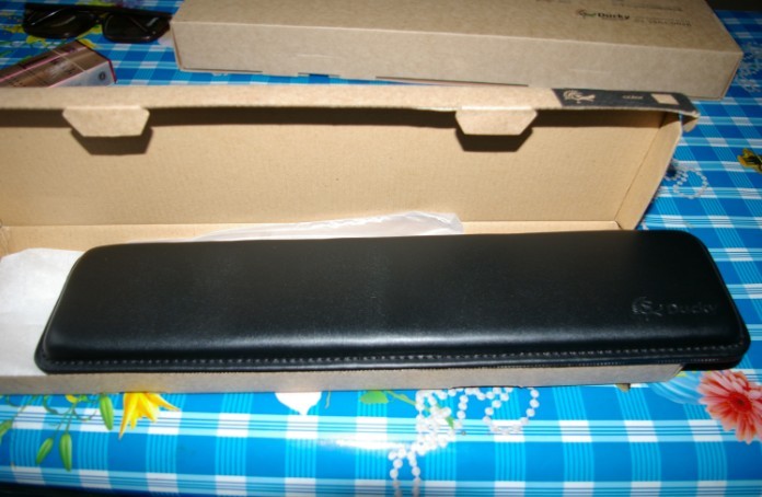 �������µ����к�ɫ��Ƥ����