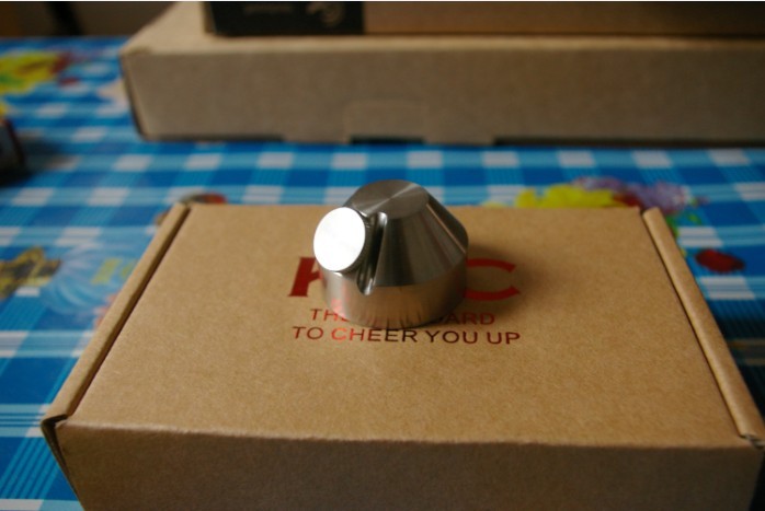 ���˸��߼У�����ֵ�����������