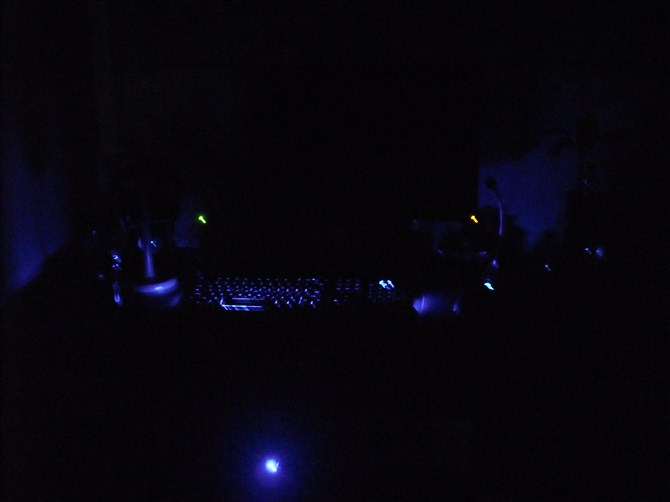 �����ѳ������������ֳ�DELL 2209WA ��1250��8������