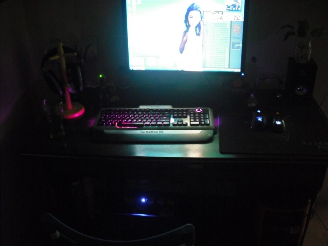 �����ѳ������������ֳ�DELL 2209WA ��1250��8������