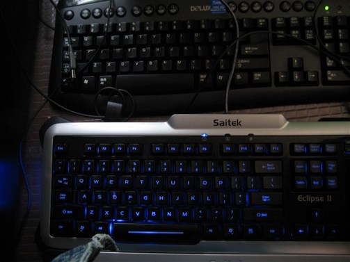 �����ѳ������������ֳ�DELL 2209WA ��1250��8������