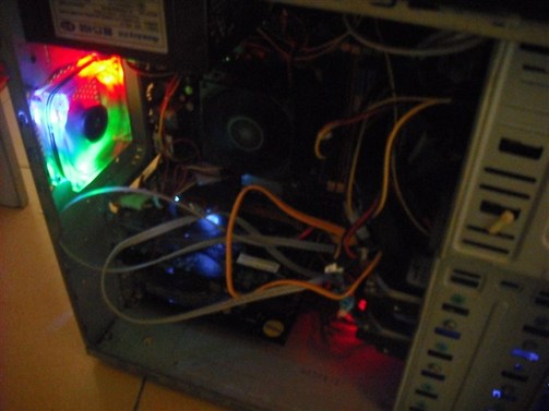 �����ѳ������������ֳ�DELL 2209WA ��1250��8������