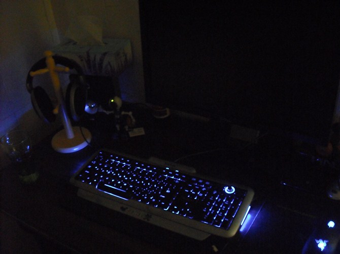 �����ѳ������������ֳ�DELL 2209WA ��1250��8������