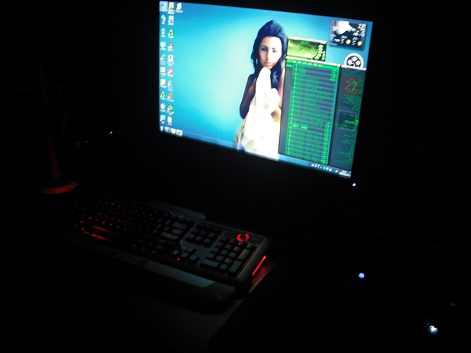 �����ѳ������������ֳ�DELL 2209WA ��1250��8������