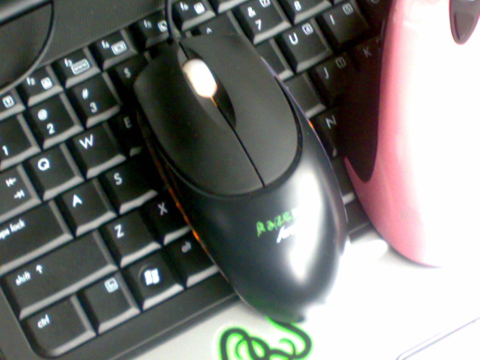 ���𻷡��ų��£���ͬ����ɫ��IE3.0