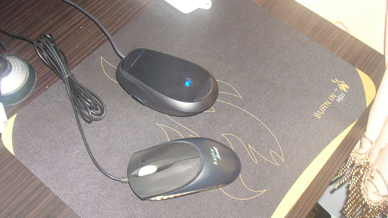 ------------------΢����Ӱ4500��Razer���߶Ա�ͼ