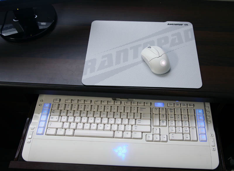 �ҵİ�ɫ����,̤�붾̳����һ��...