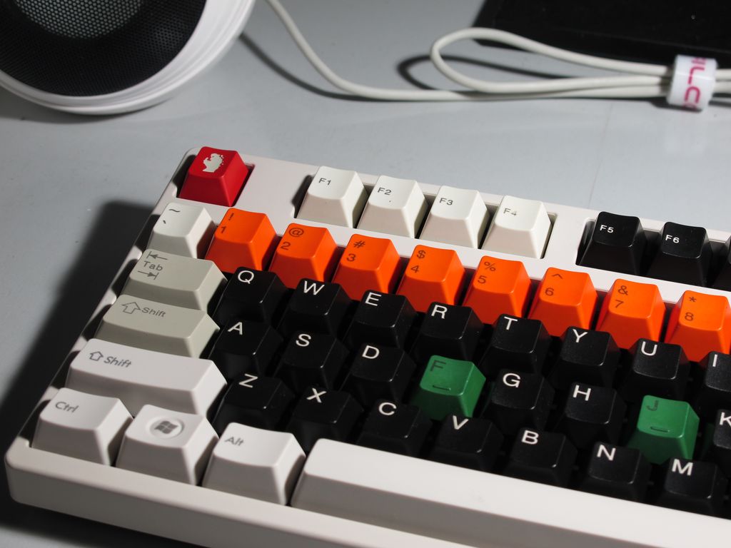 �ڶ��ѻ�е���֡���filco 80%�ײ裬���л�ɫPP~