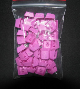 ���Ϸ�ɫKBC 4HD