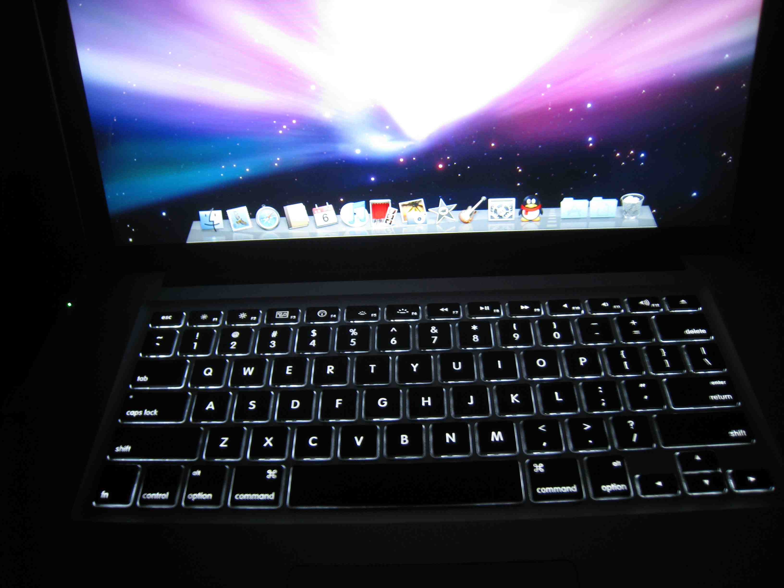 MacBook Pro MC373 ֲ