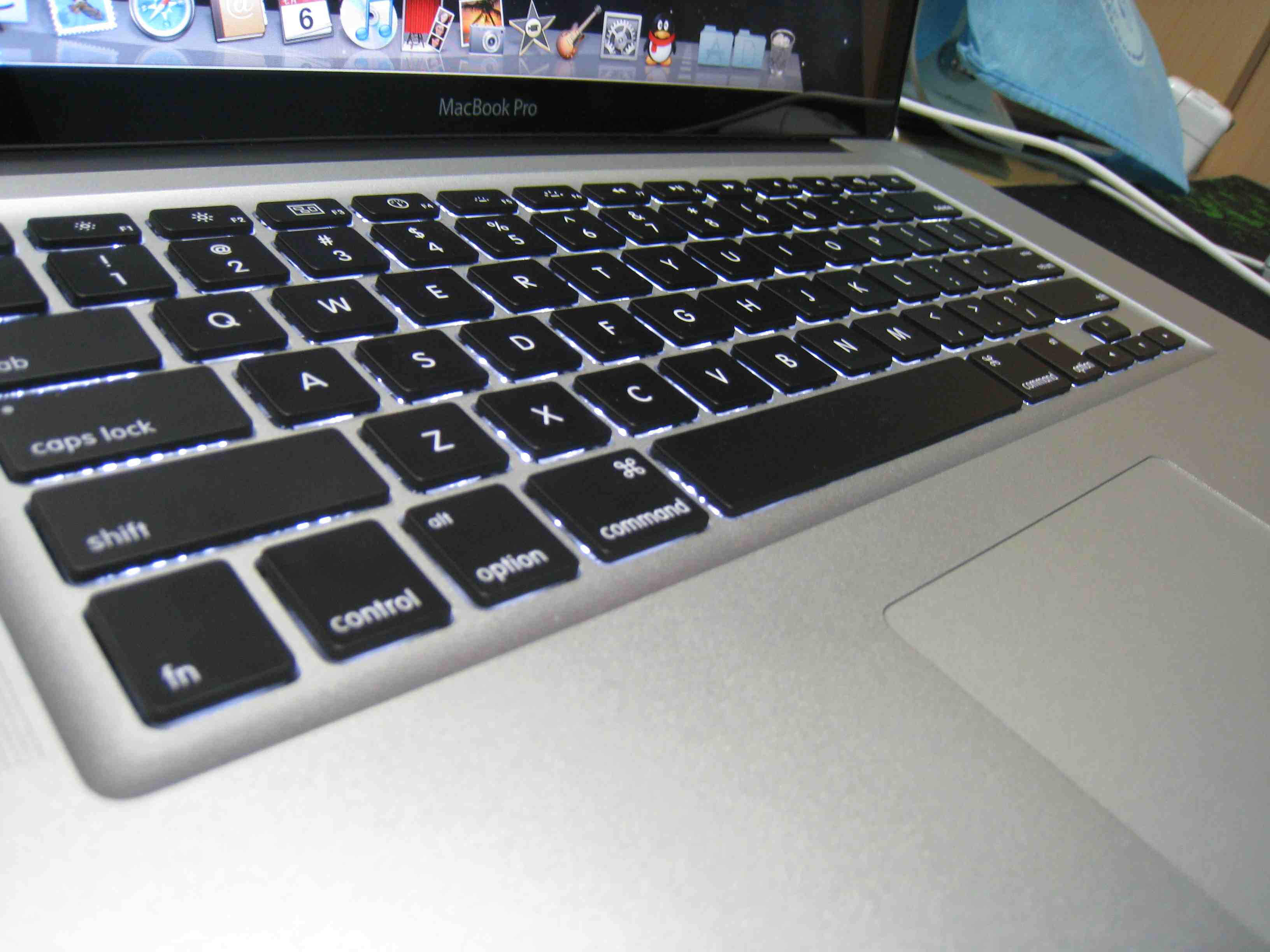 MacBook Pro MC373 ֲ