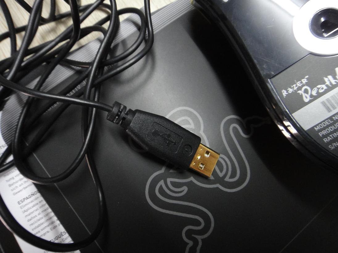 �人����300�������ߣ���Ʒ䣩9���µ�ʬ�壨�潻���н飬�Ա������ɣ�