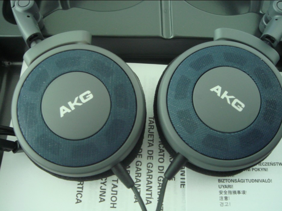 �������Ա���AKG420 ������ ����лл֧�֡�