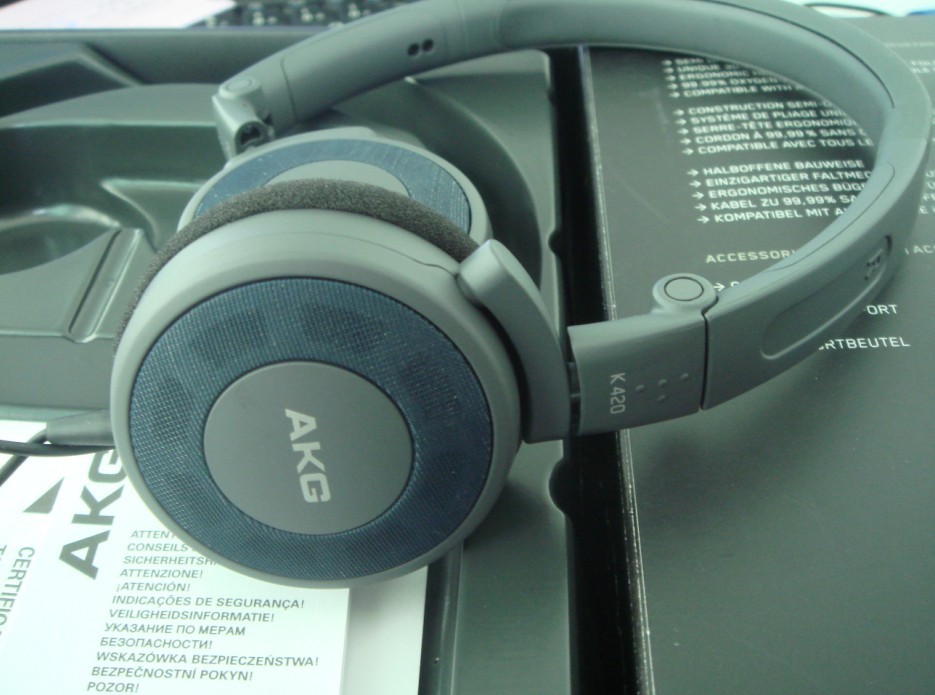 �������Ա���AKG420 ������ ����лл֧�֡�