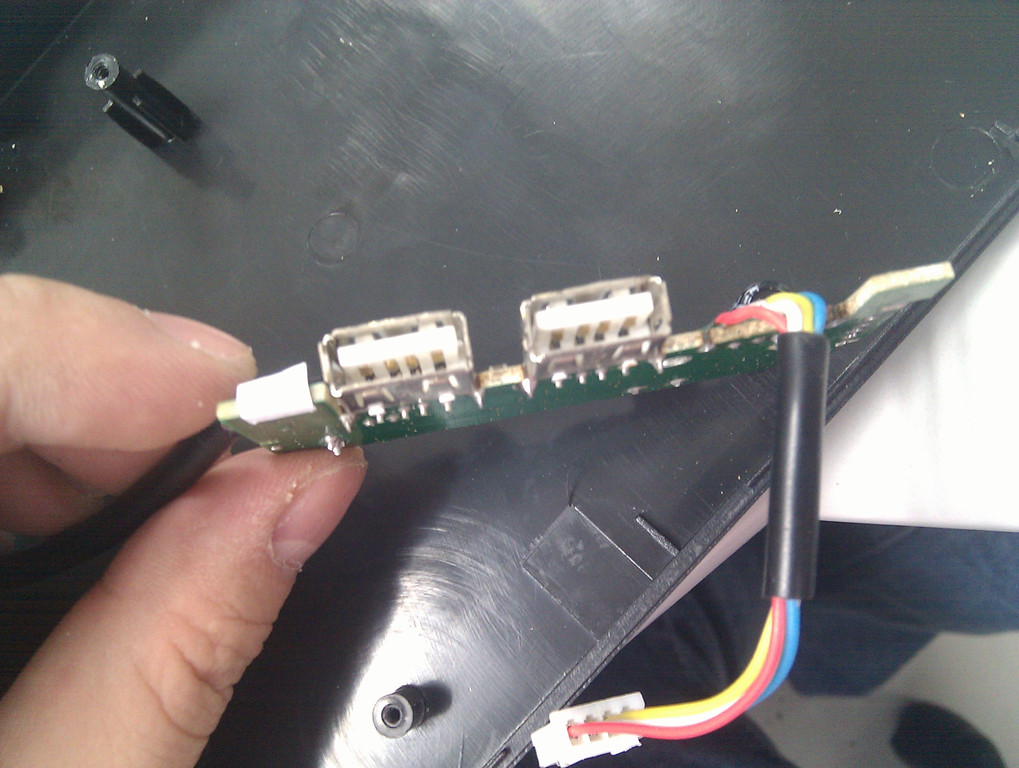 �е�Dʹ����װPLU3000�޳������2��usb��