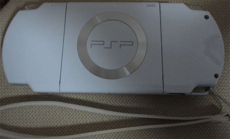 PSP2000,�ѳ�...