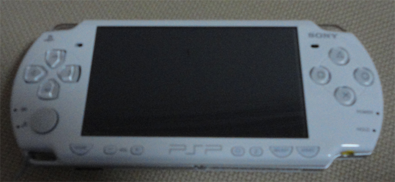 PSP2000,�ѳ�...