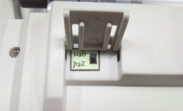 mini������죺���߷��룬USB\PS2�л����أ����̵ƻ�λ(��ϸ�����ѷų�)