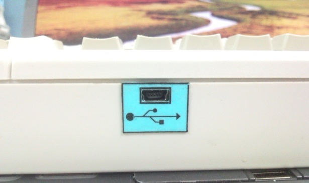 mini������죺���߷��룬USB\PS2�л����أ����̵ƻ�λ(��ϸ�����ѷų�)