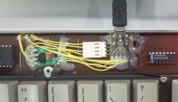 mini������죺���߷��룬USB\PS2�л����أ����̵ƻ�λ(��ϸ�����ѷų�)