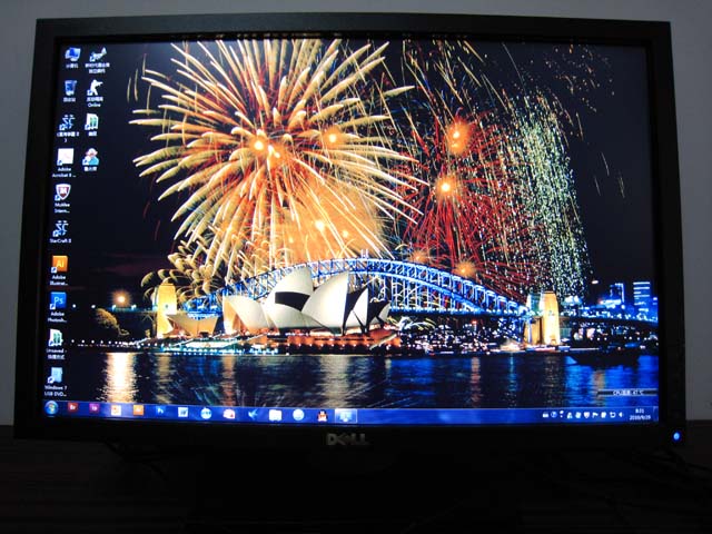 ����DELL 2209WA IPS���ӽ���ʾ��  9����