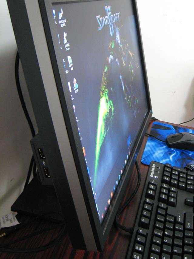 ����DELL 2209WA IPS���ӽ���ʾ��  9����