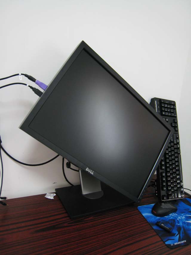 ����DELL 2209WA IPS���ӽ���ʾ��  9����