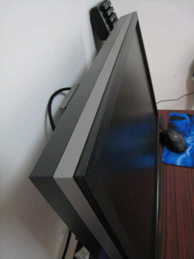 ����DELL 2209WA IPS���ӽ���ʾ��  9����