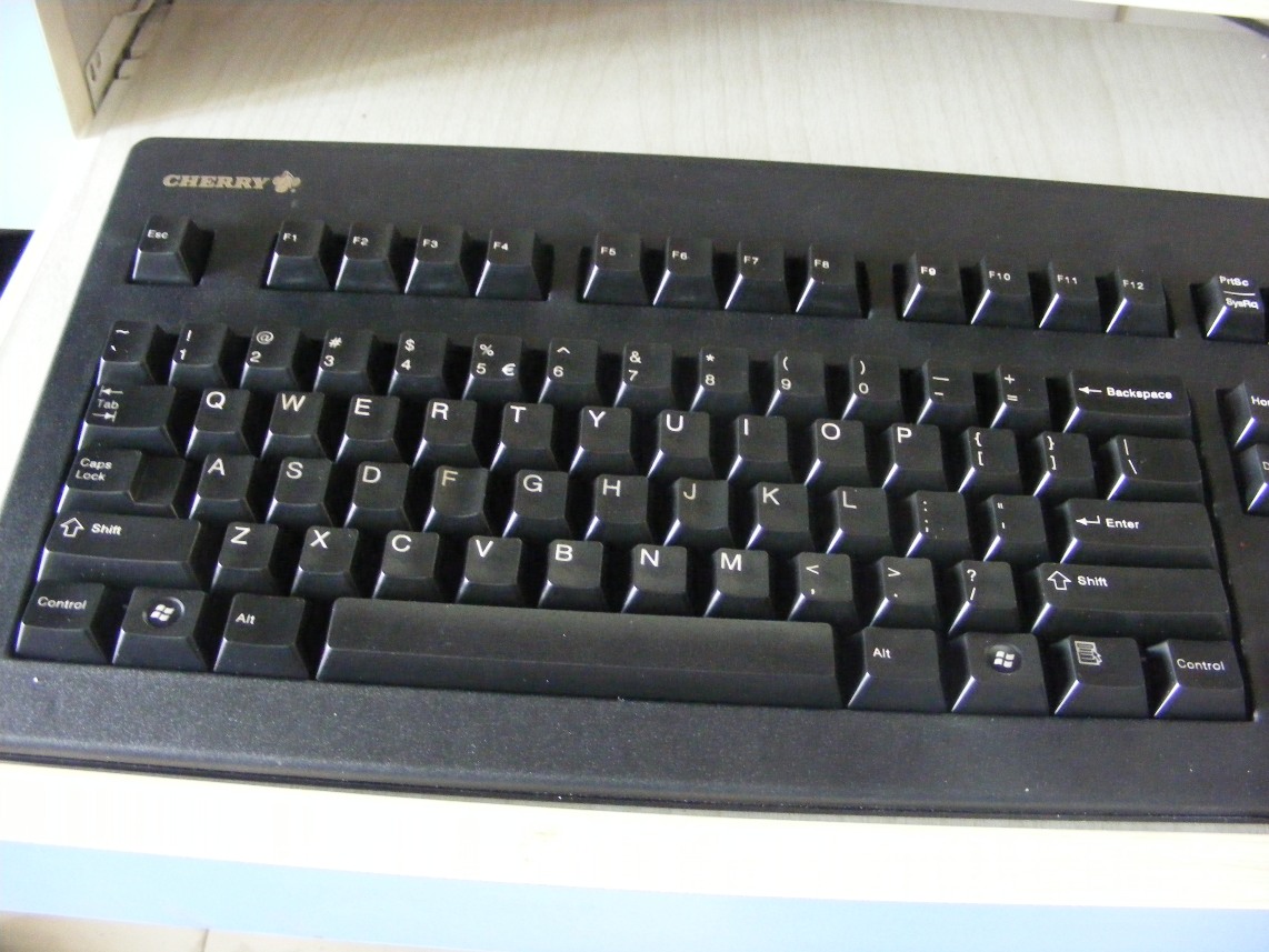�������߰�TG3+G80-3000�ϵĺ�ɫpom��ñ ������
