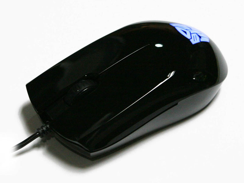 ȫ����У�Razer�������߱��ν�����