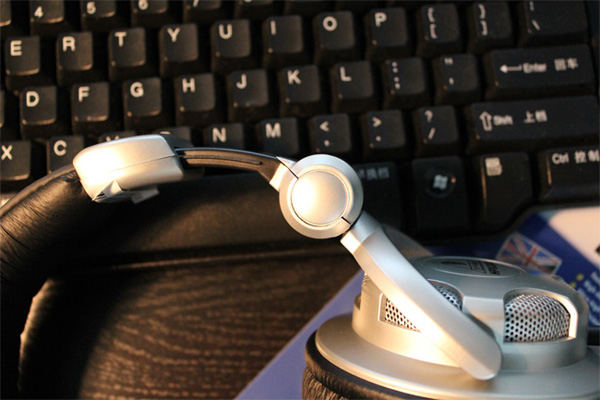 ����Behringer HPX2000α����