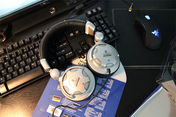 ����Behringer HPX2000α����