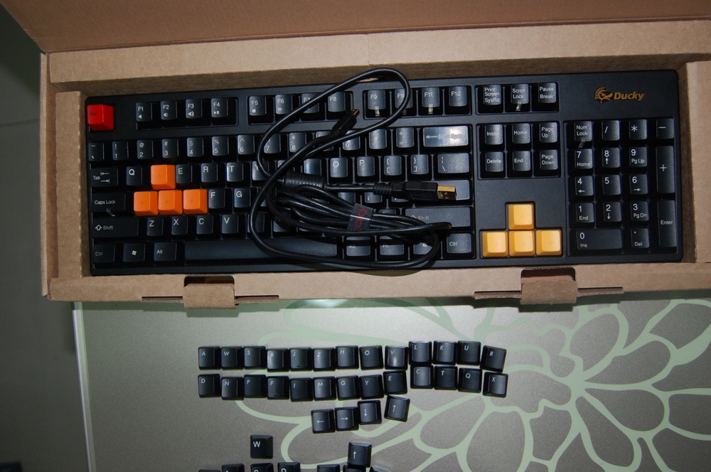 ����DUCKY 104���ᣬ��ducky���У��Ͳ�ɫ��ñ�������ͼ������������