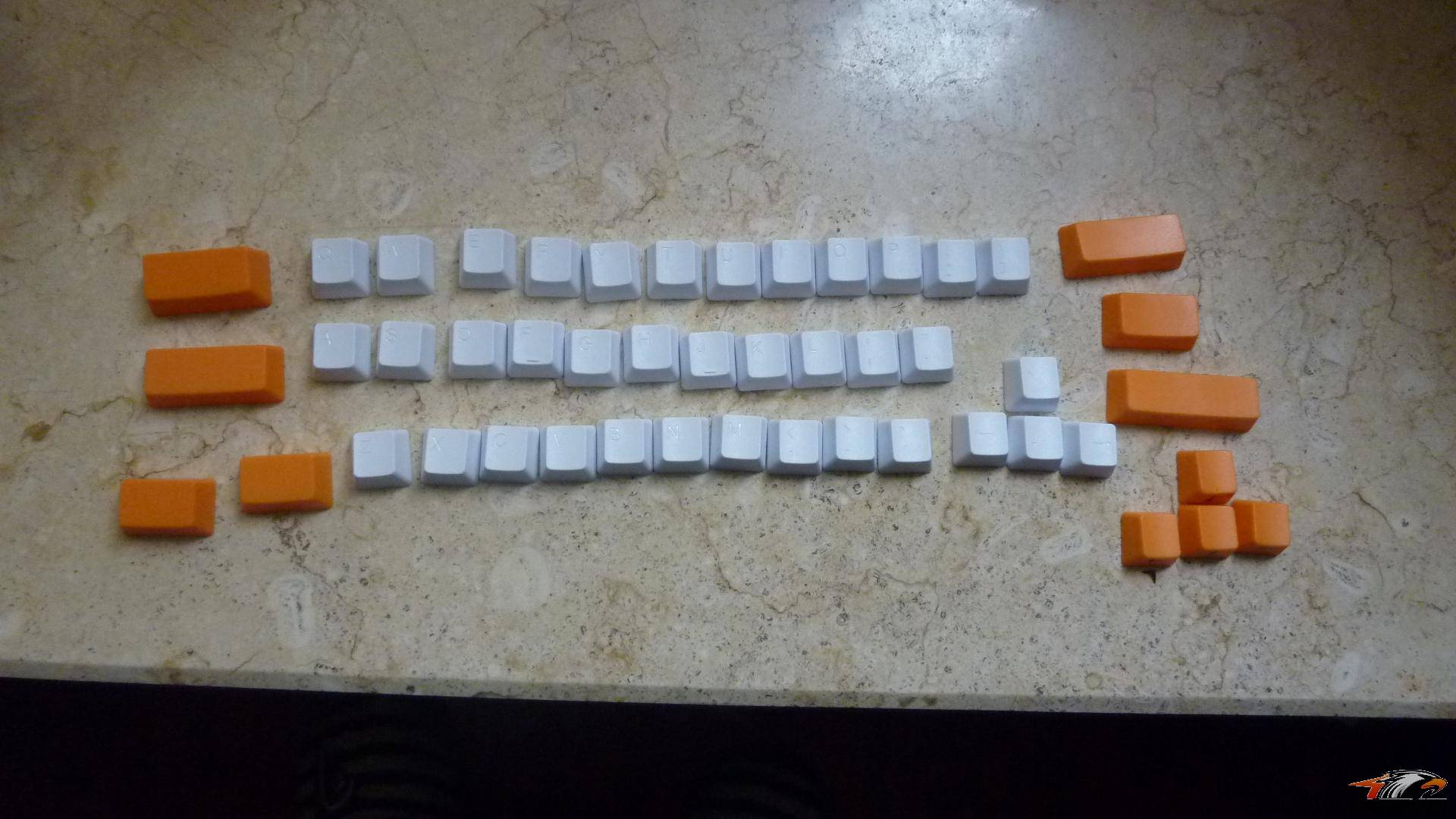 �ѳ�����~��37��PBT��ͬ��11����ɫ���ñ~