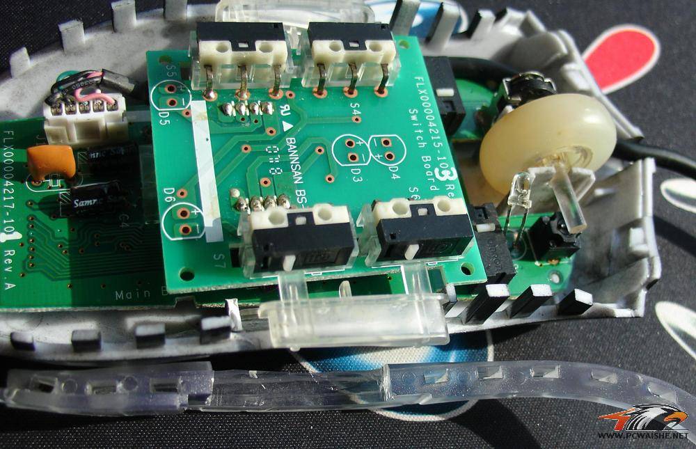 ������ͼ���ϣ�������ƴ�˸����߳�����ɽկ����,������ǿ��